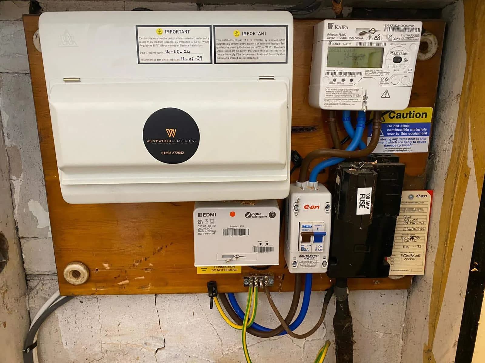 Consumer unit and associated electrical equipment