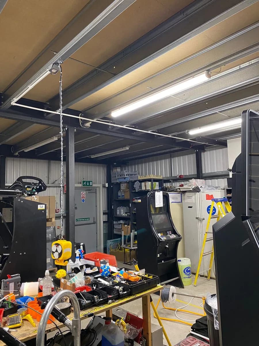 Lighting and electrical installation in a workshop