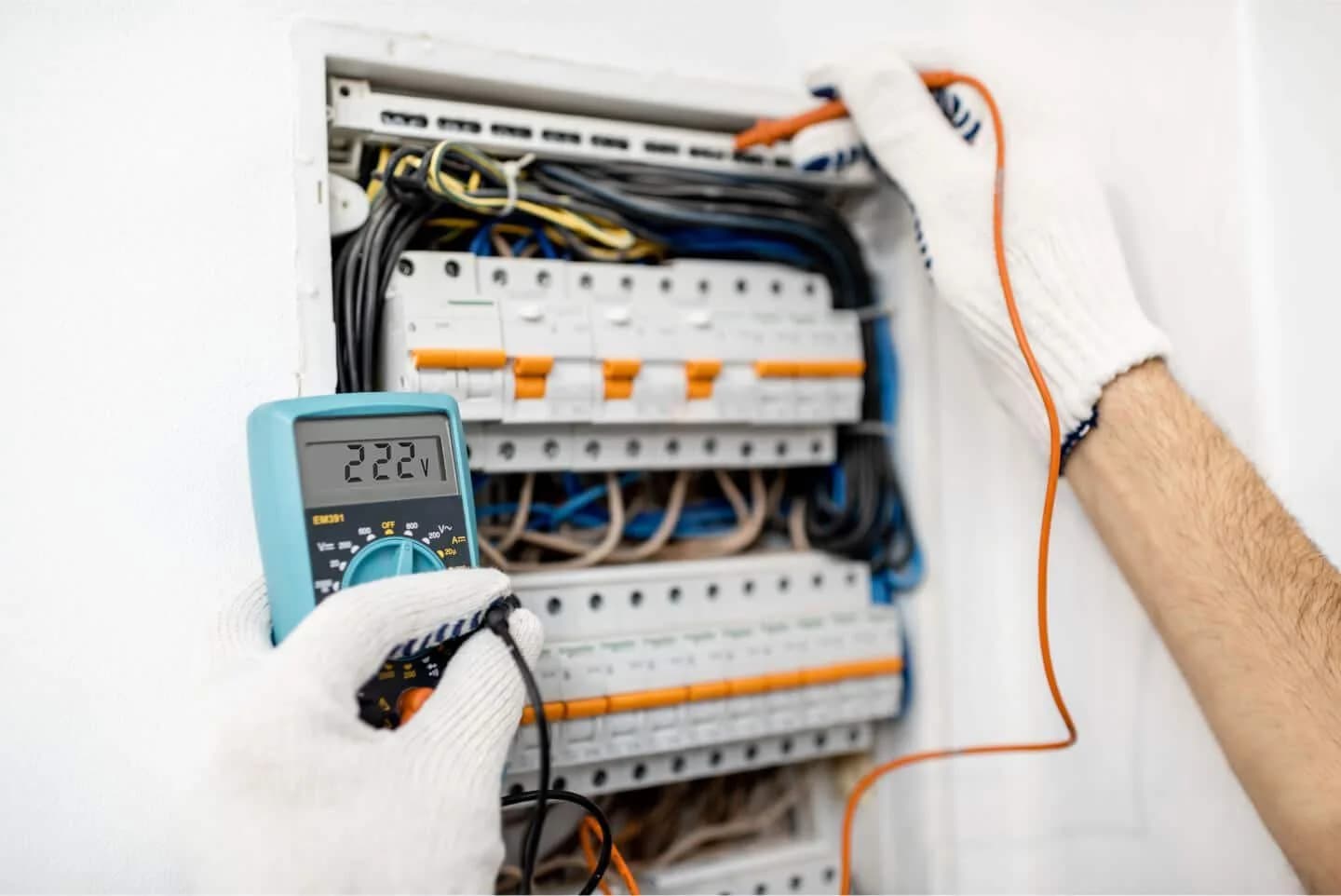 Electrical work at a distribution board